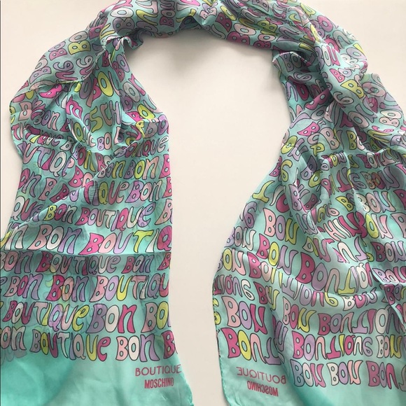 BNWT MOSCHINO scarf 100% silk - Picture 2 of 6